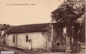 Une autre vue de l'église légèrement différente et toujours l'échelle pour monter dans le clocher